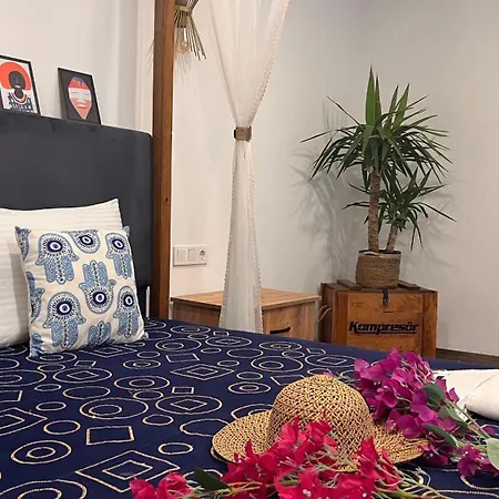 Elin Alacati Çeşme