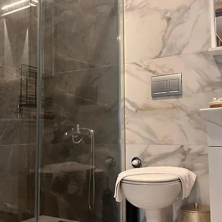 Elin Alacati Ξενοδοχείο *