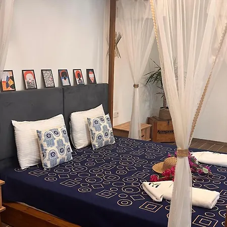 Elin Alacati Hotel *