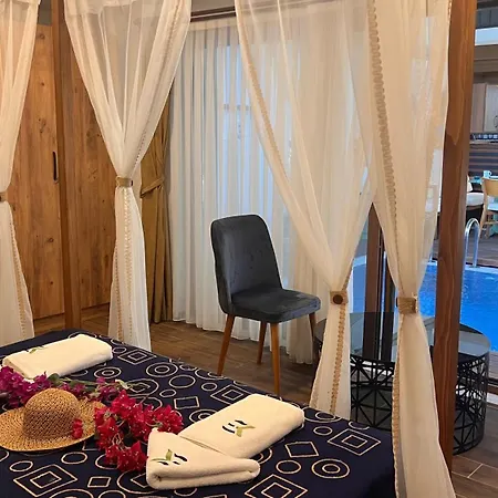 Elin Alacati Hotel *