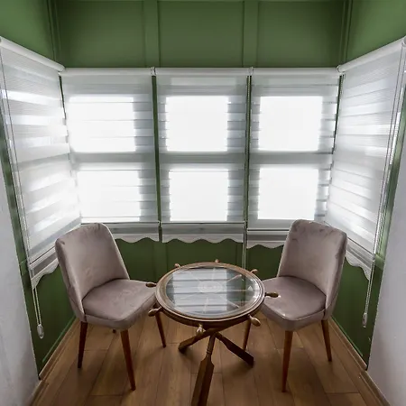 Elin Alacati Çeşme