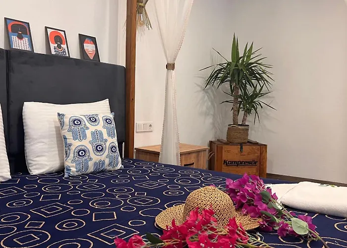 Elin Alacati Çeşme