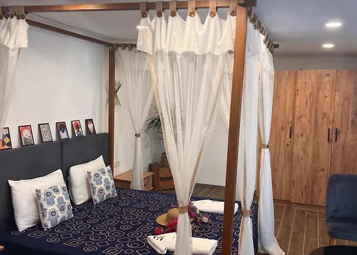 Elin Alacati Çeşme