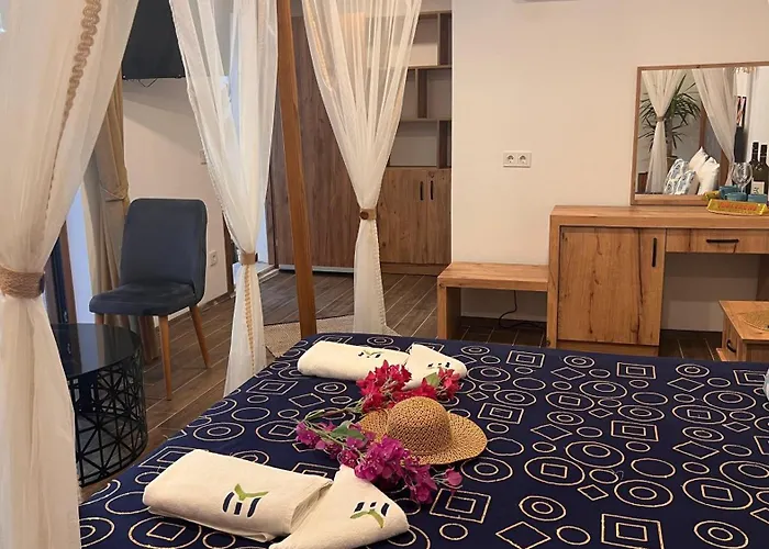 Elin Alacati Hotel *