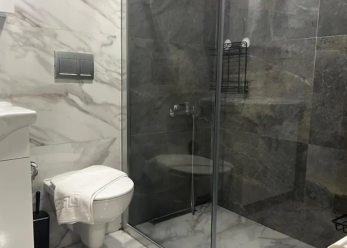 Elin Alacati Çeşme