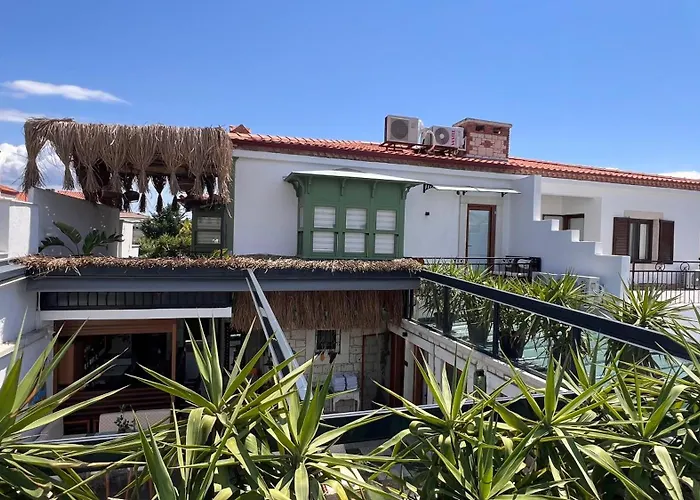 Elin Alacati Çeşme