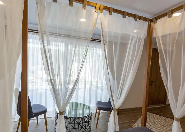 Elin Alacati Hotel *