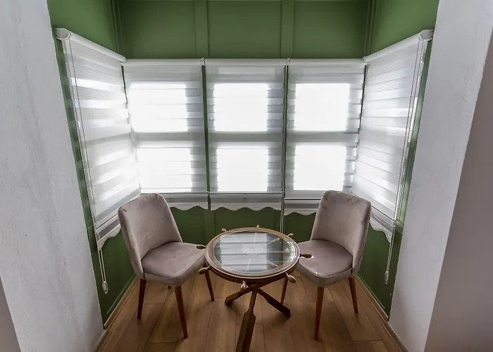 Elin Alacati Çeşme