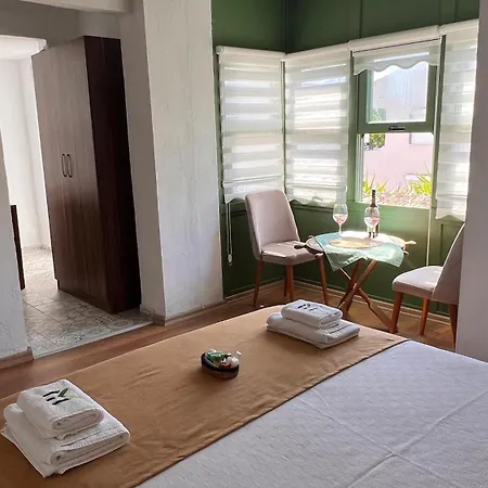 Elin Alacati Hotell *