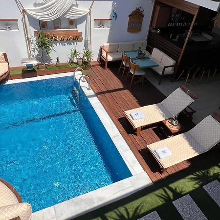 Elin Alacati Hotell *